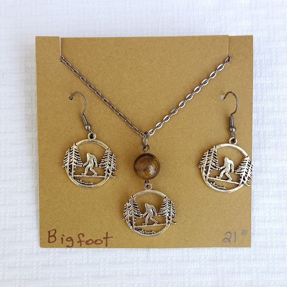 Bigfoot Sasquatch Earrings & Necklace jewelry set - Picture 1 of 4